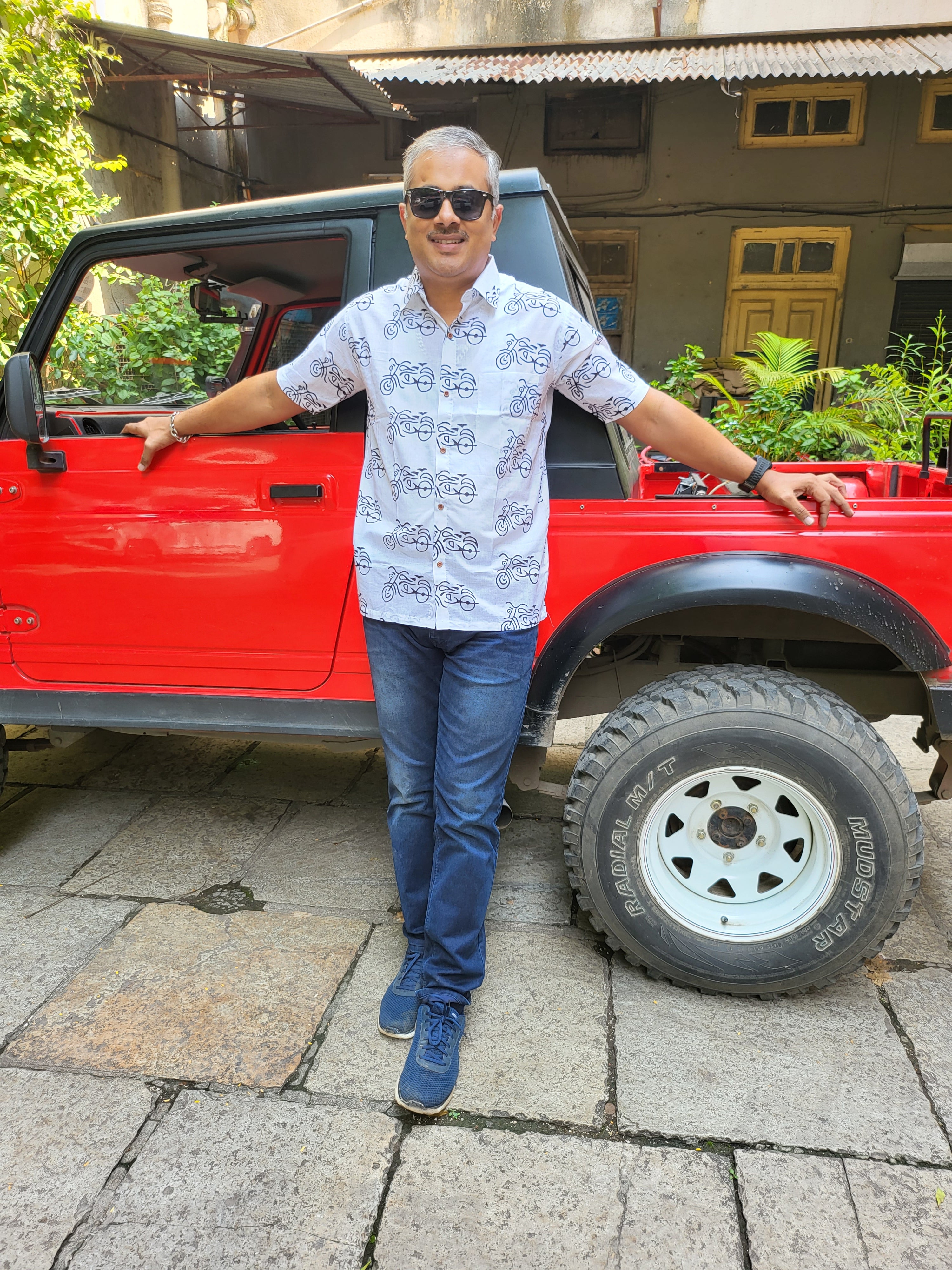 Men's half sleeves shirt