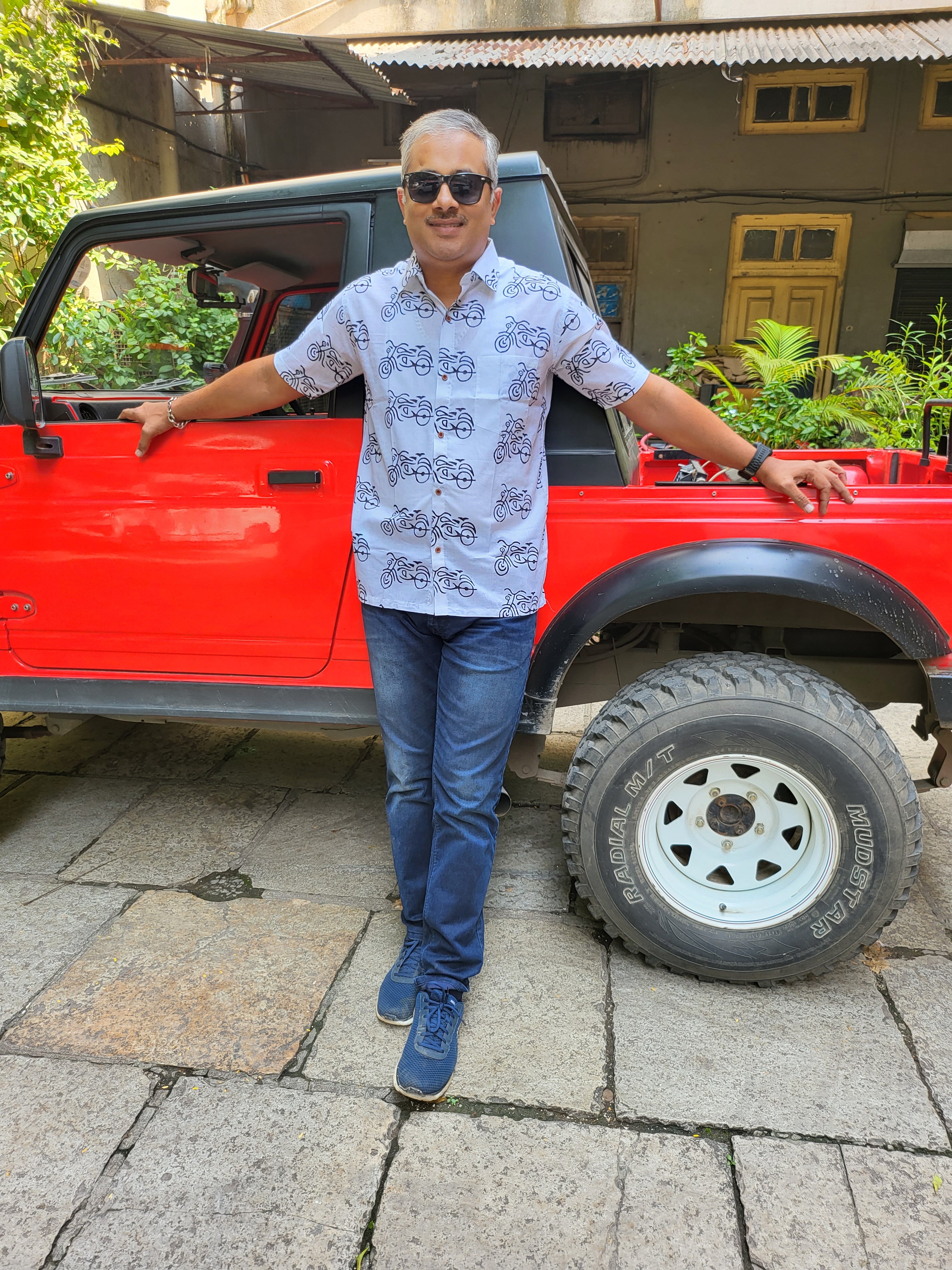 Men's half sleeves shirt