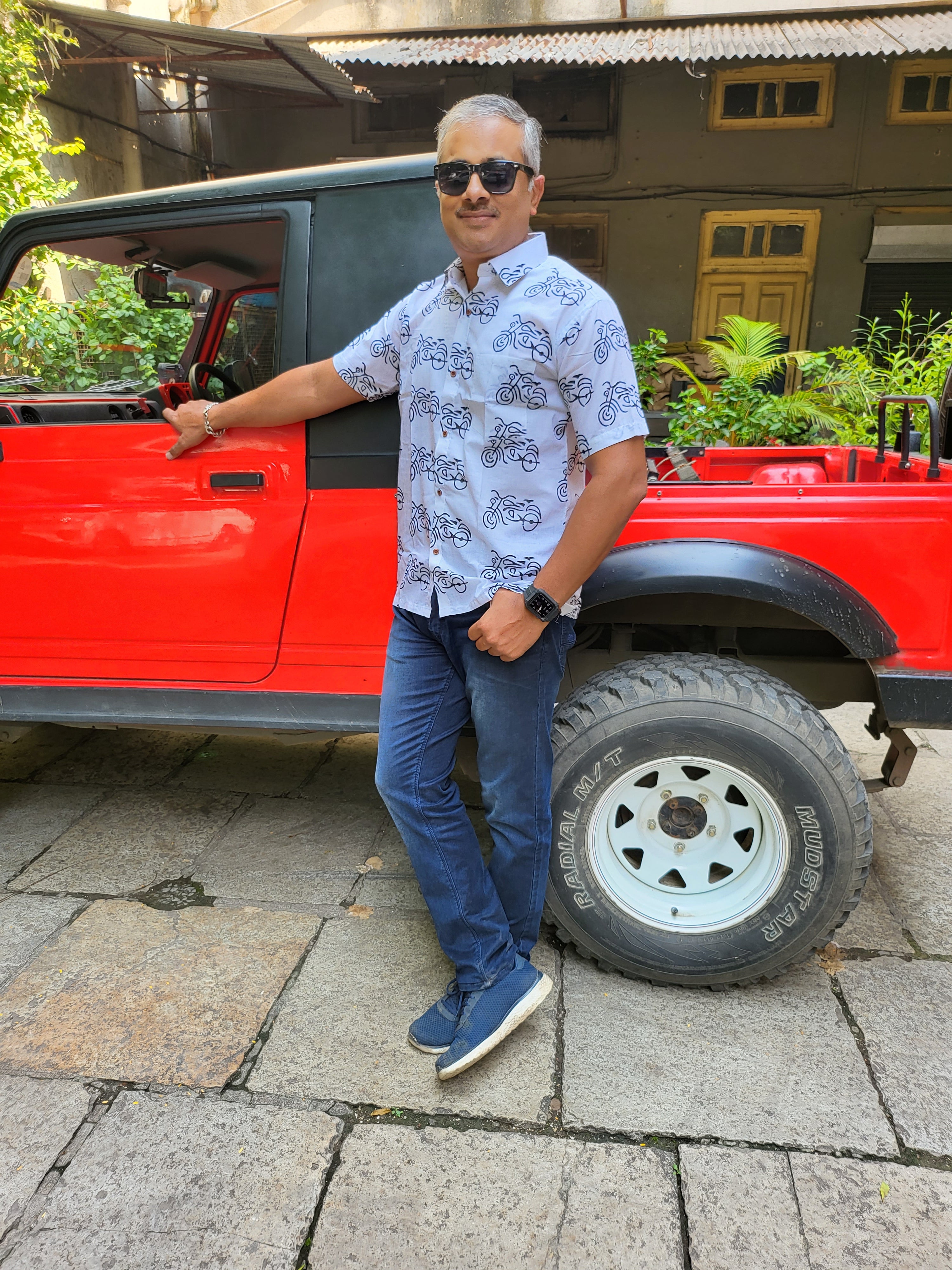 Men's half sleeves shirt