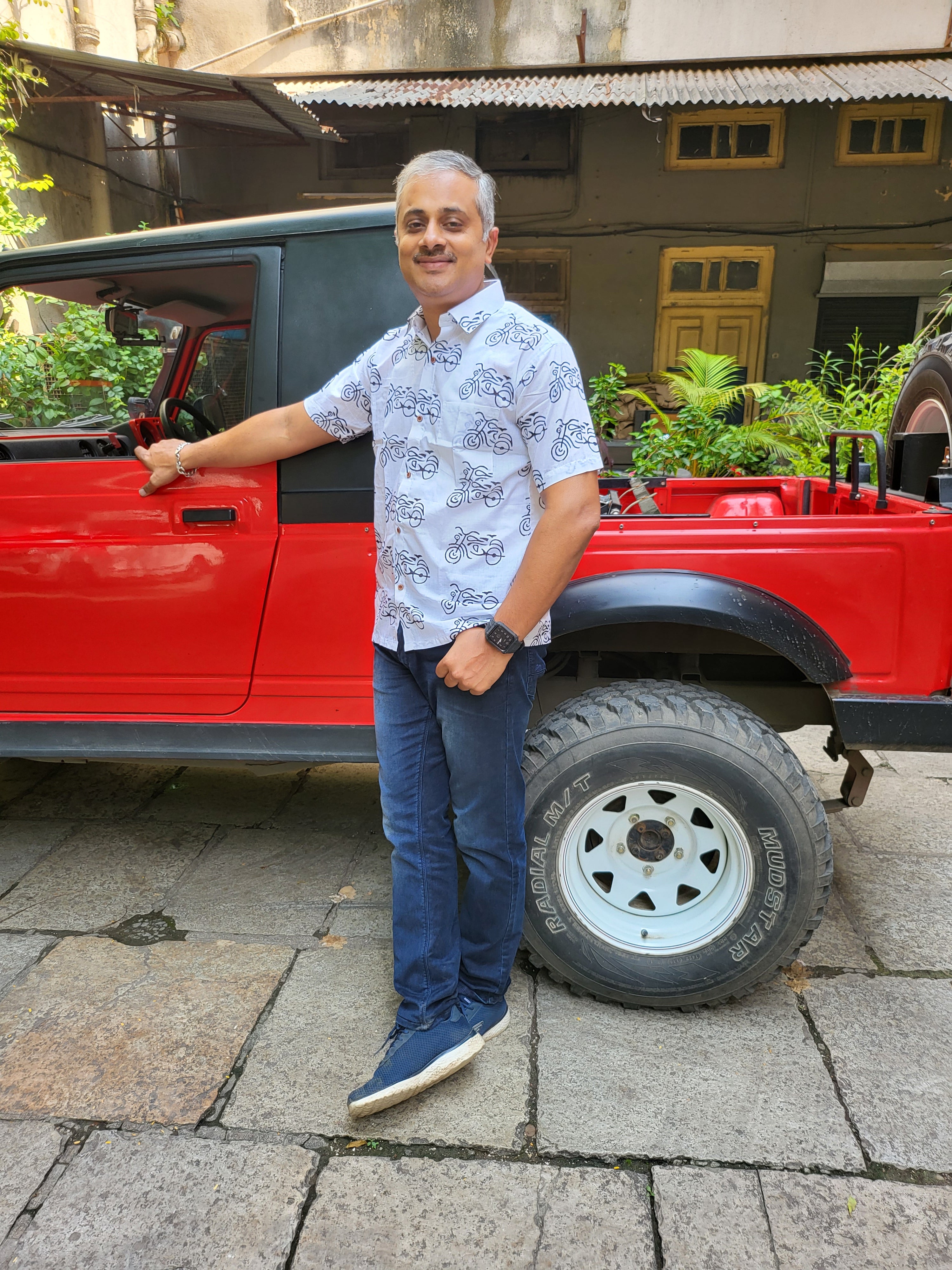 Men's half sleeves shirt